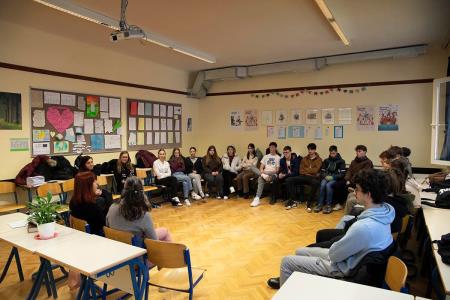 Projekt Pesniki sedanjosti – glasovi prihodnosti (2)